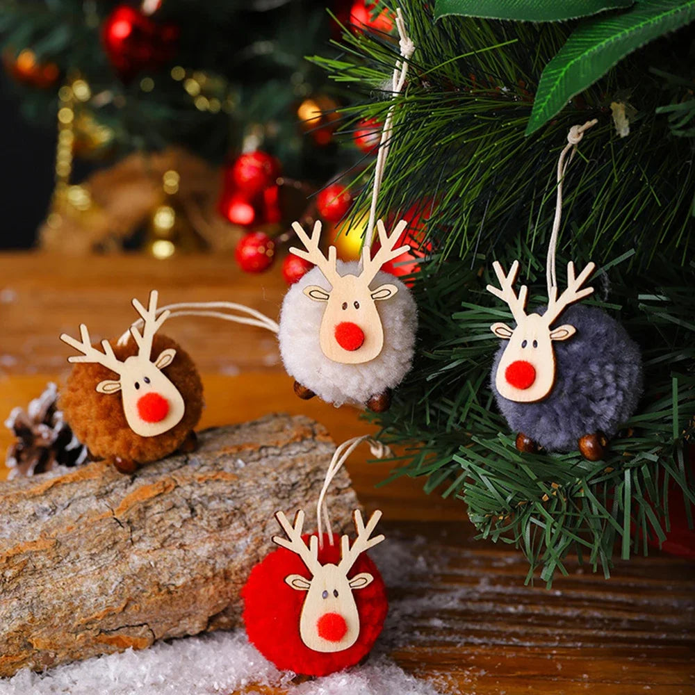 Décorations de sapin – Petits cerfs en bois et matière duveteuse