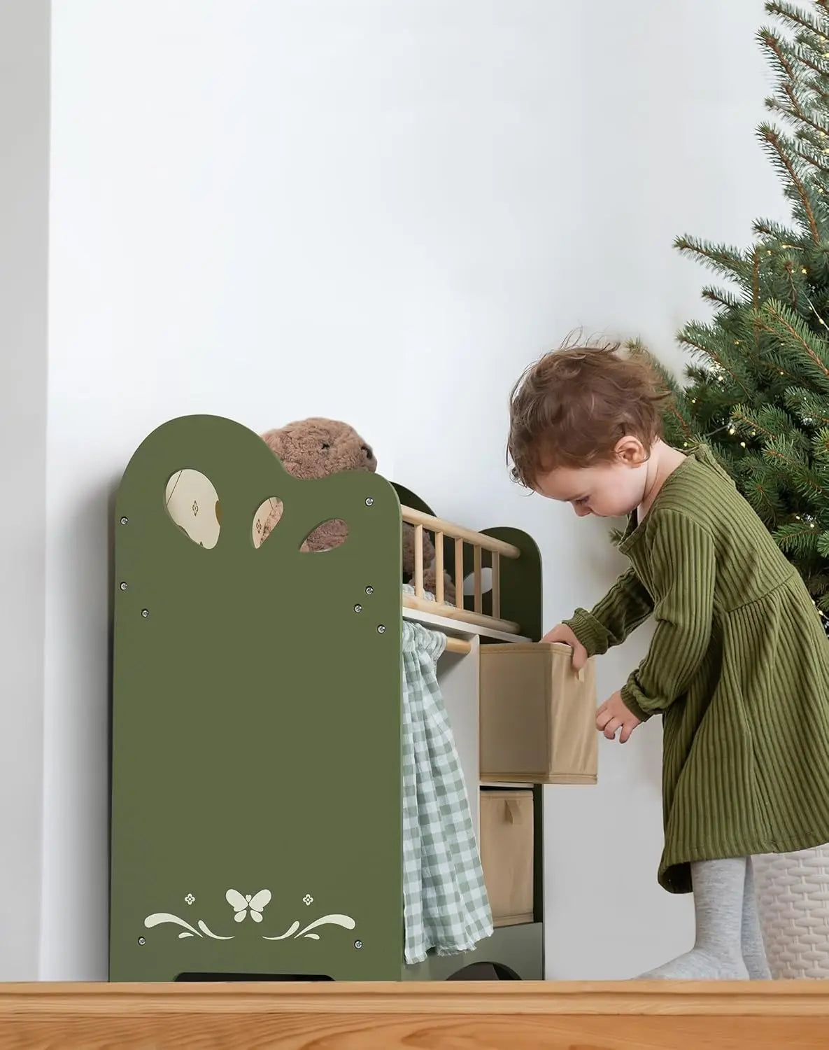 Lit en bois pour poupées avec armoire et tiroirs
