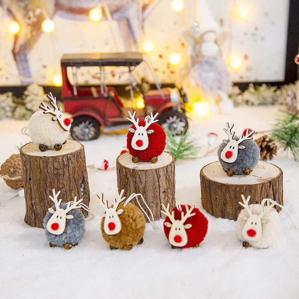 Décorations de sapin – Petits cerfs en bois et matière duveteuse