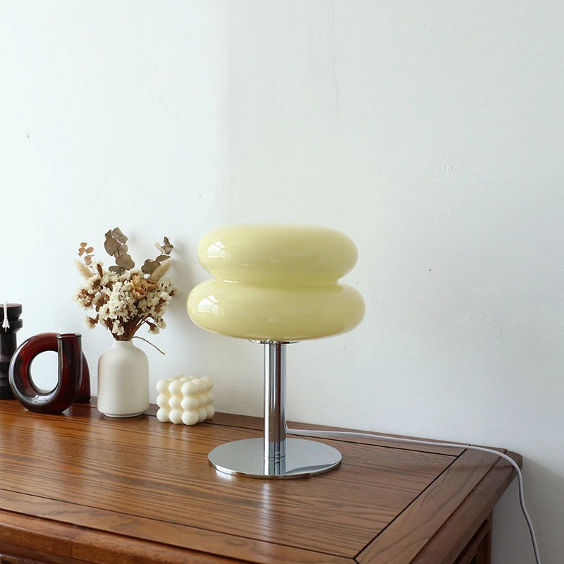 Lampe de table design en métal