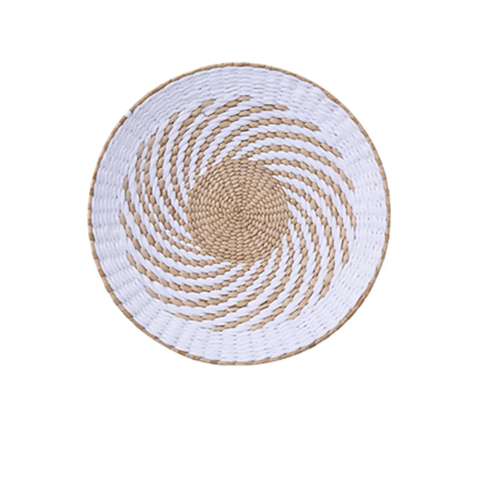 Assiettes murales en rotin tissé
