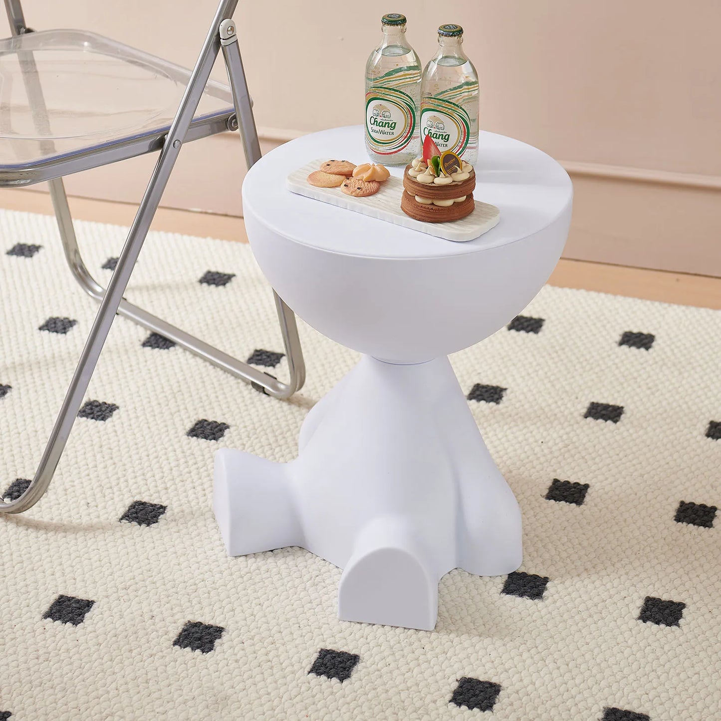 Table d’appoint ludique avec rangement