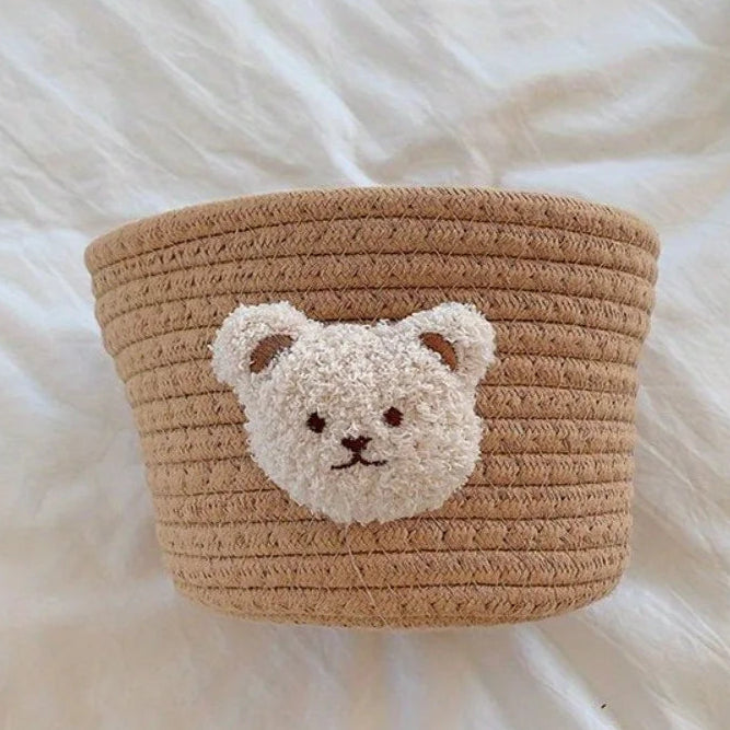 Petits paniers en corde tissée avec têtes d’ours