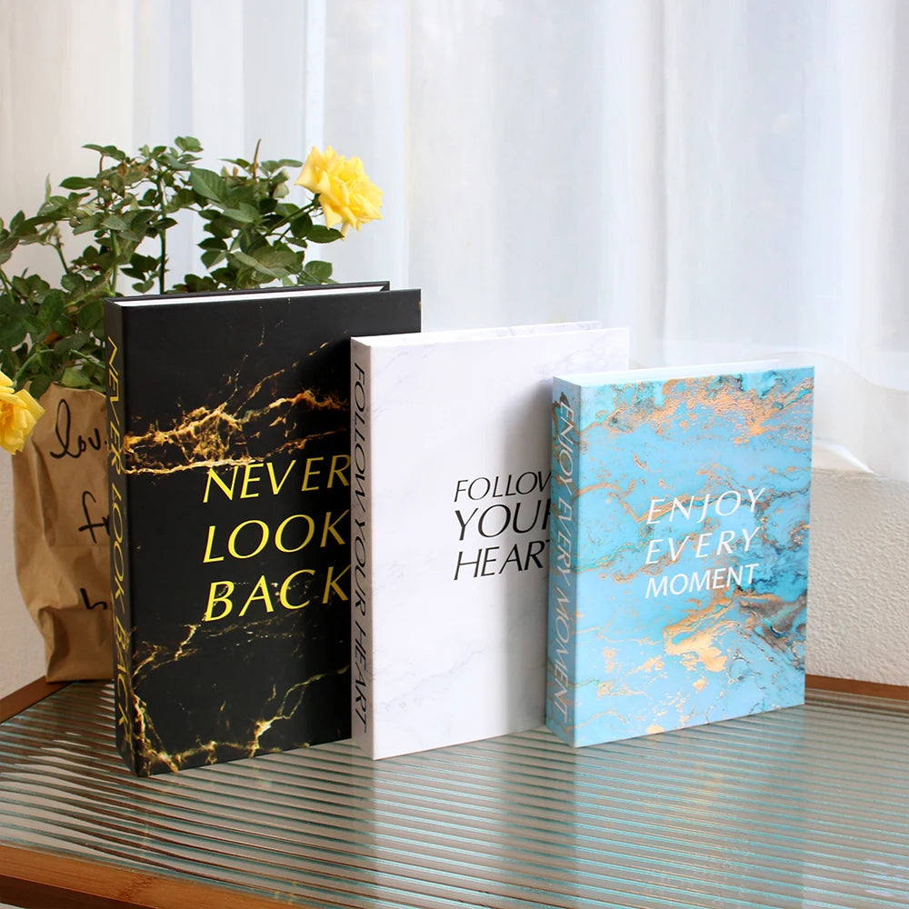Faux livres décoratifs