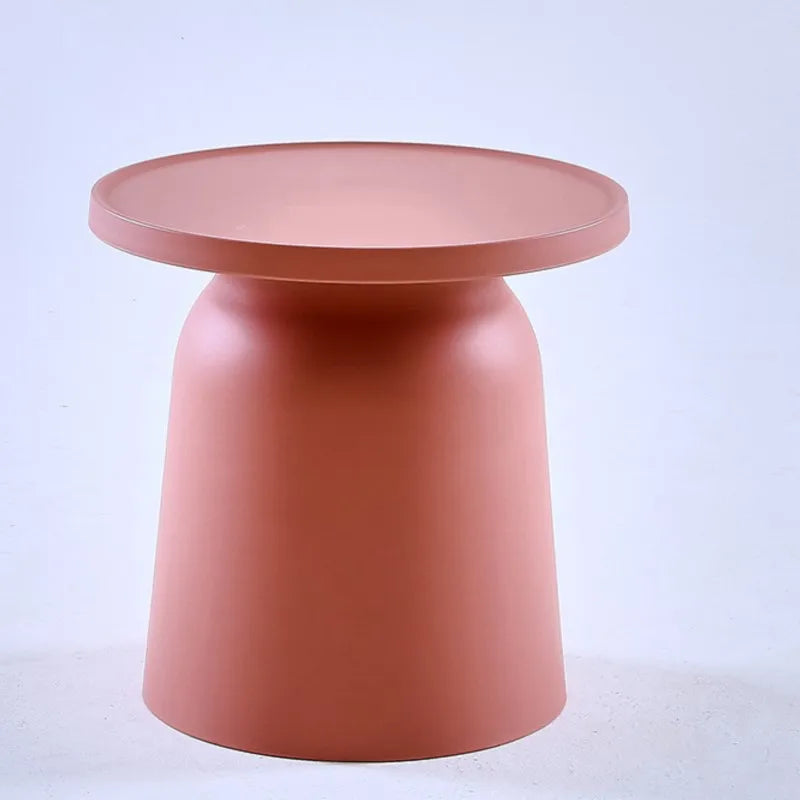 Petites tables en plastique