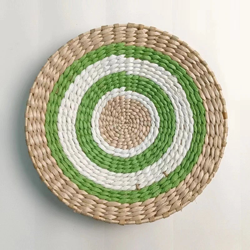 Assiettes murales en rotin tissé