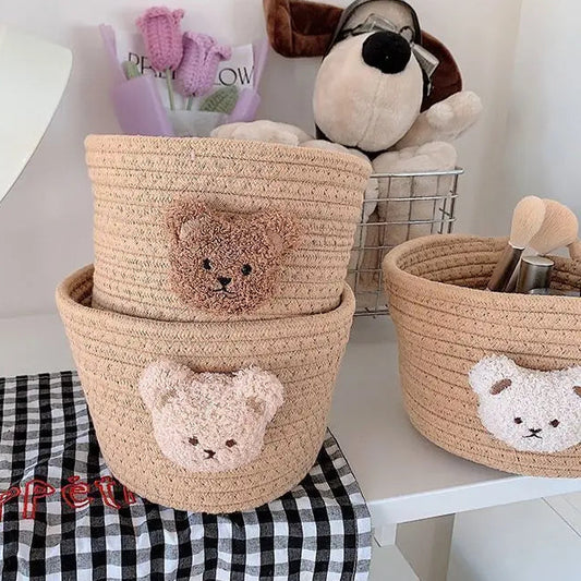 Petits paniers en corde tissée avec têtes d’ours
