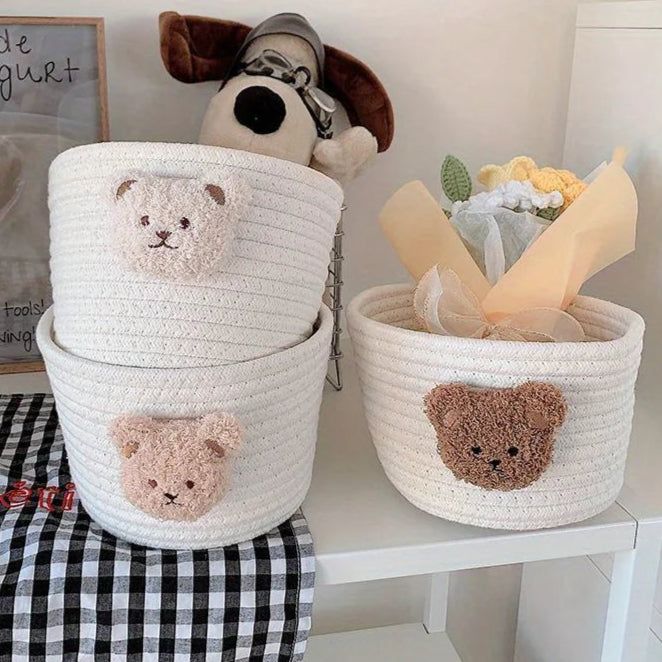 Petits paniers en corde tissée avec têtes d’ours