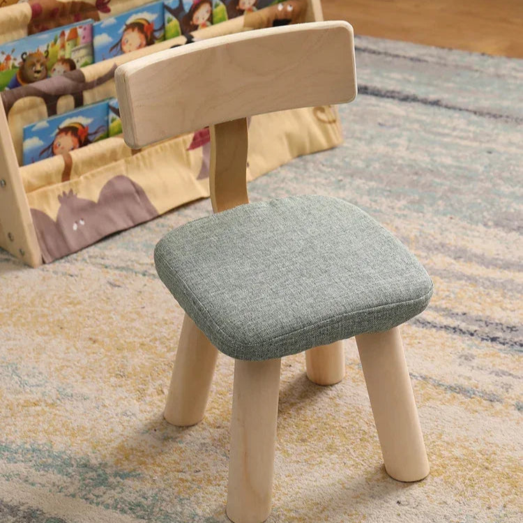 Petites chaises enfants en bois