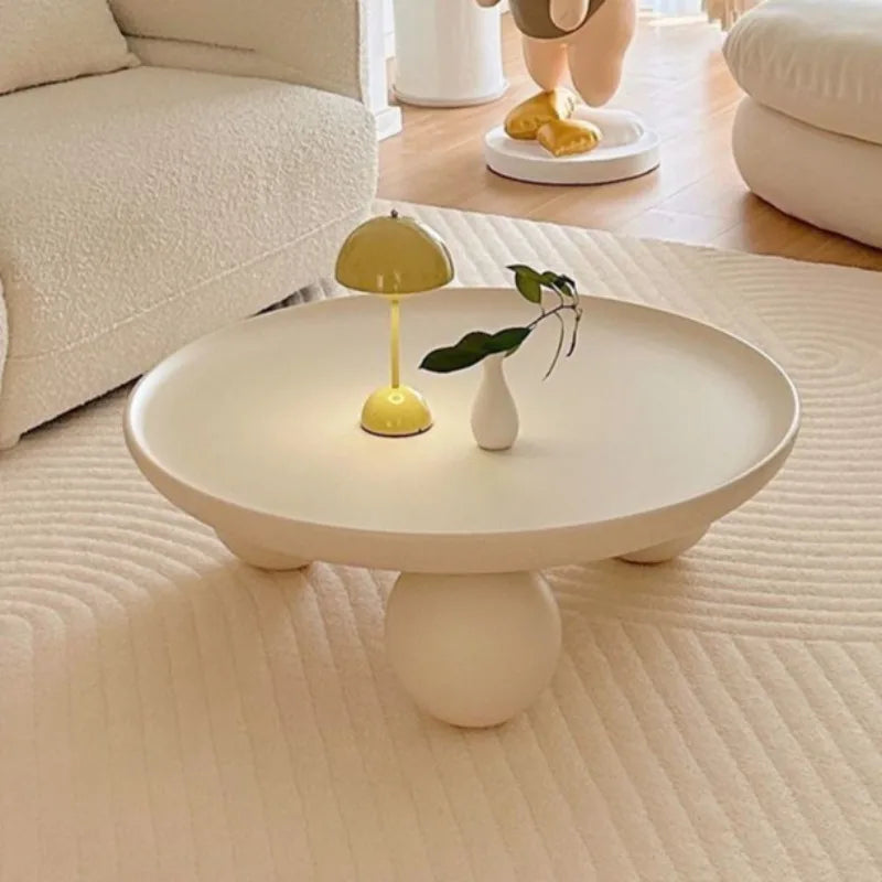 Table basse design en métal blanc