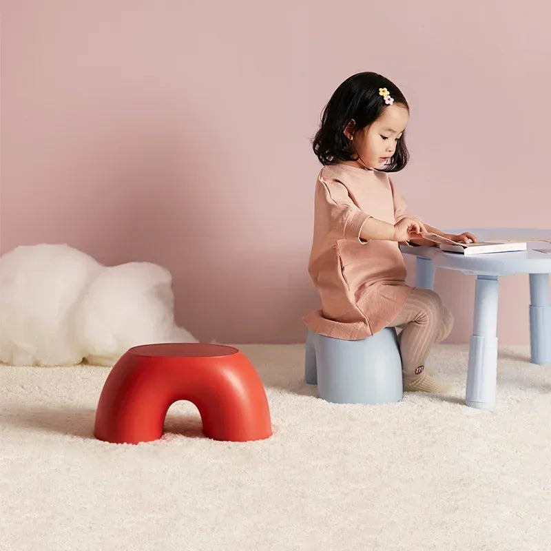 Tabourets design original en plastique