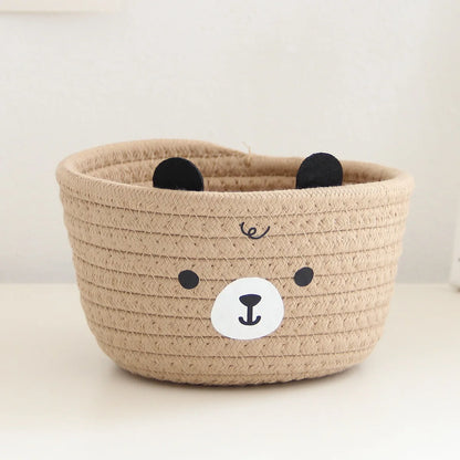 Petits paniers de rangement en rotin