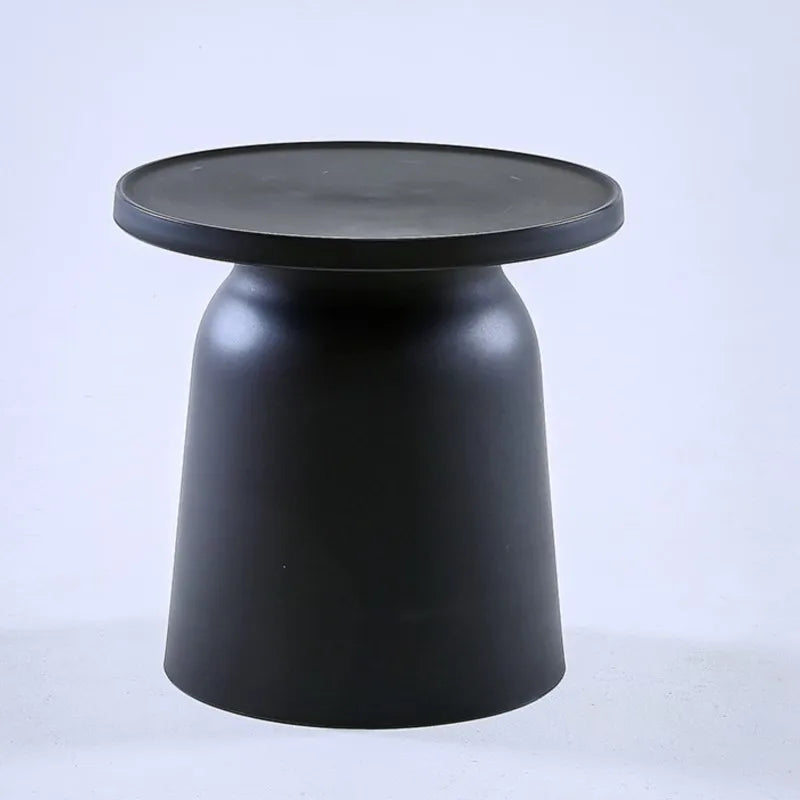 Petites tables en plastique