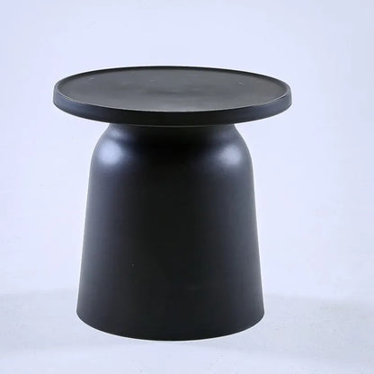 Petites tables en plastique