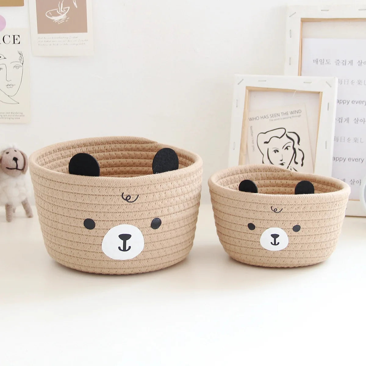 Petits paniers de rangement en rotin