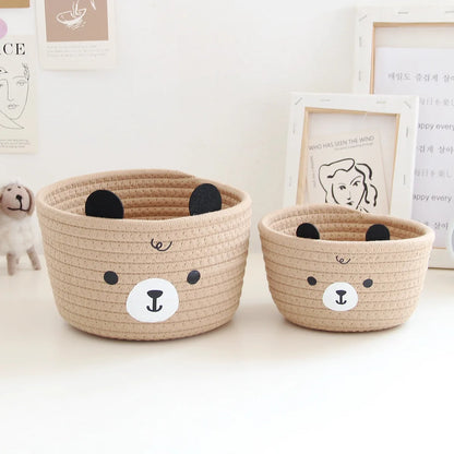 Petits paniers de rangement en rotin