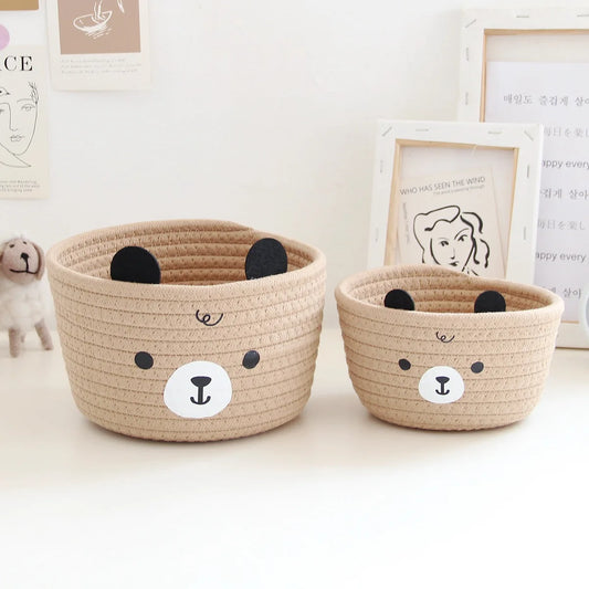 Petits paniers de rangement en rotin
