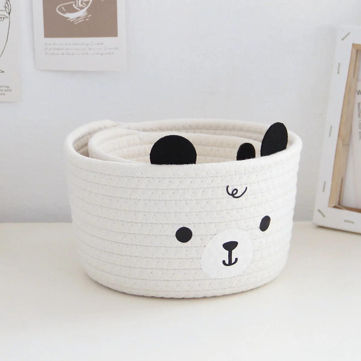 Petits paniers de rangement en rotin