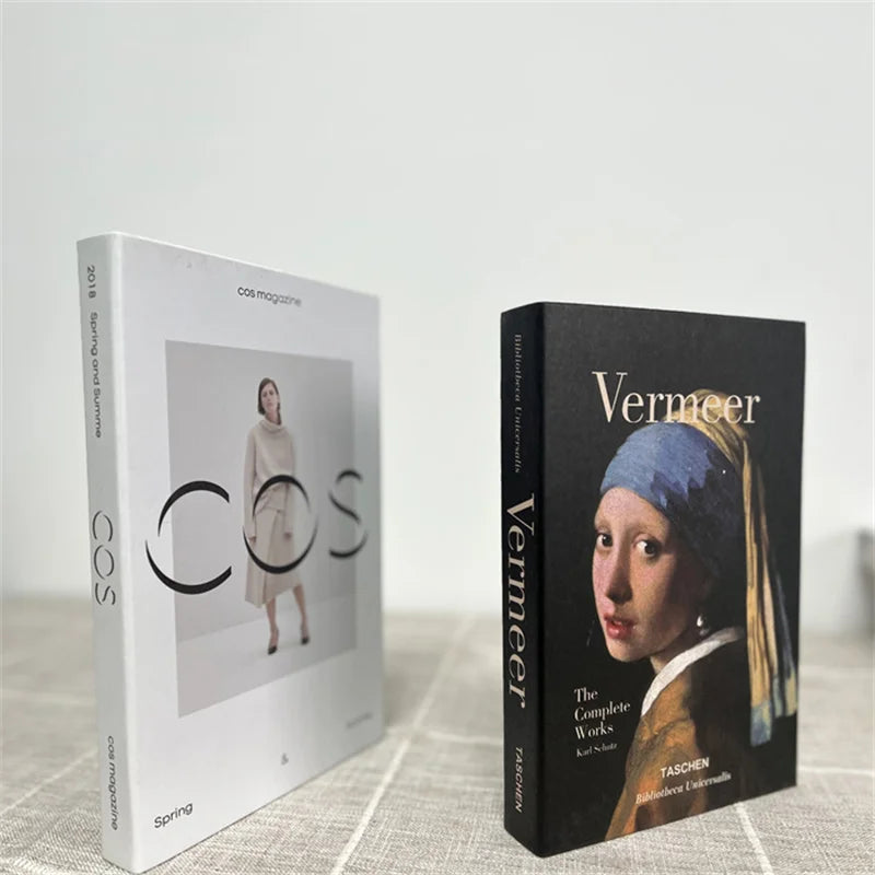 Faux livres décoratifs