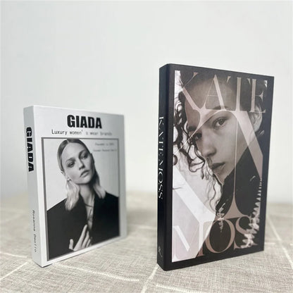 Faux livres décoratifs