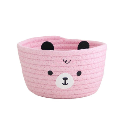 Petits paniers de rangement en rotin