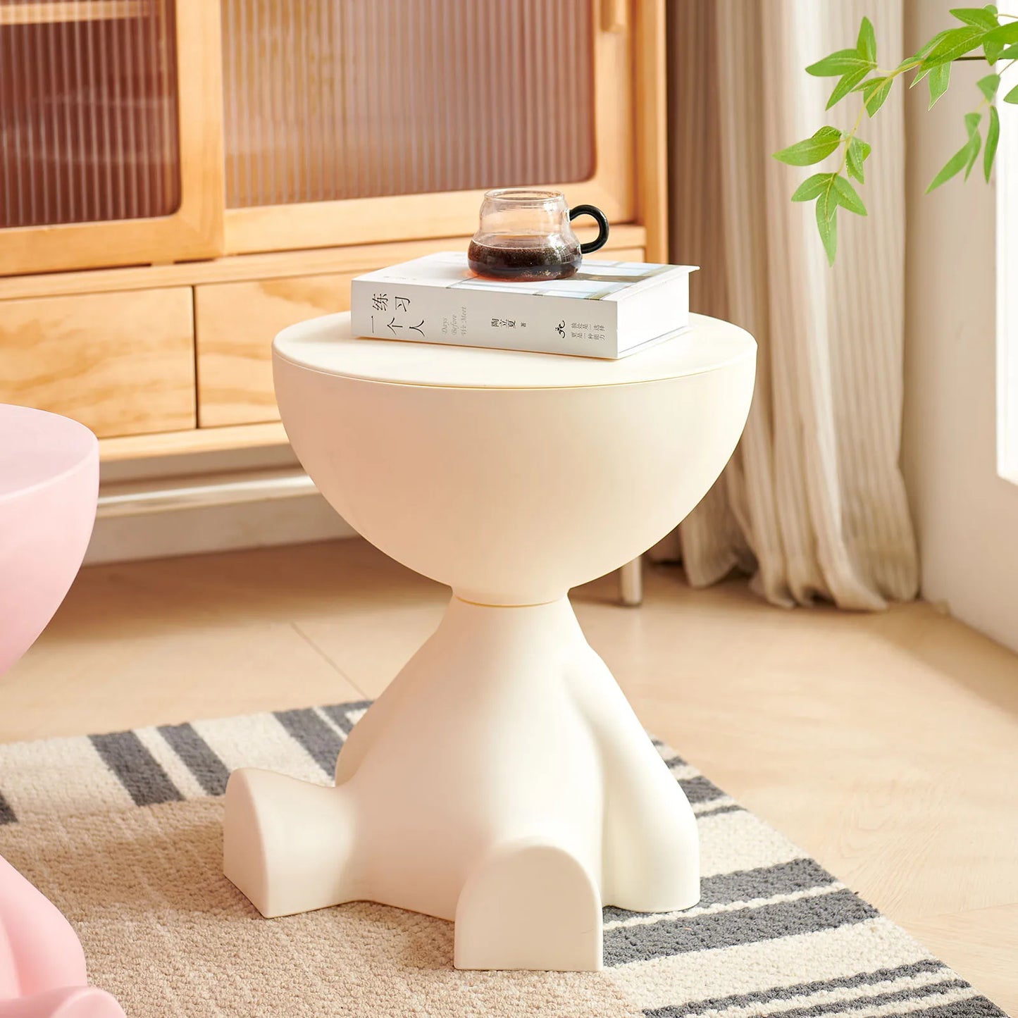 Table d’appoint ludique avec rangement