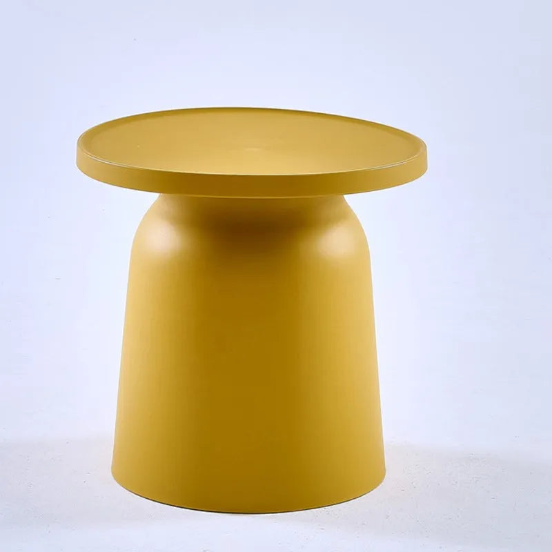 Petites tables en plastique