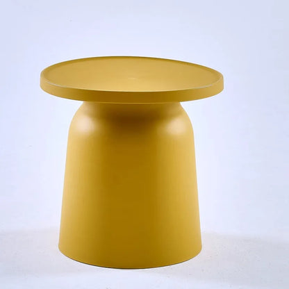 Petites tables en plastique