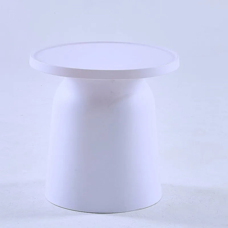 Petites tables en plastique