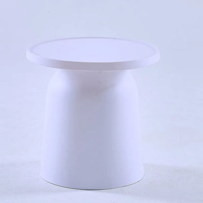 Petites tables en plastique