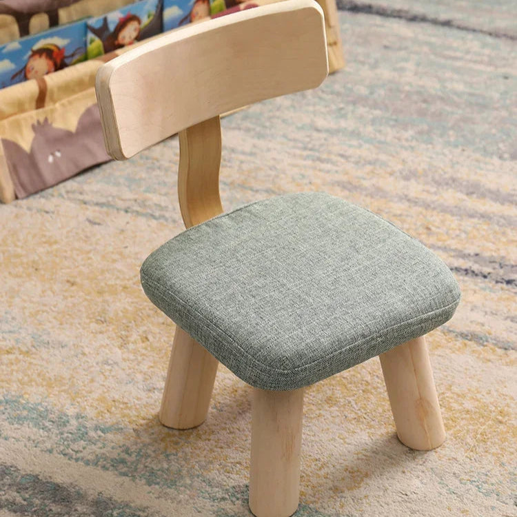 Petites chaises enfants en bois