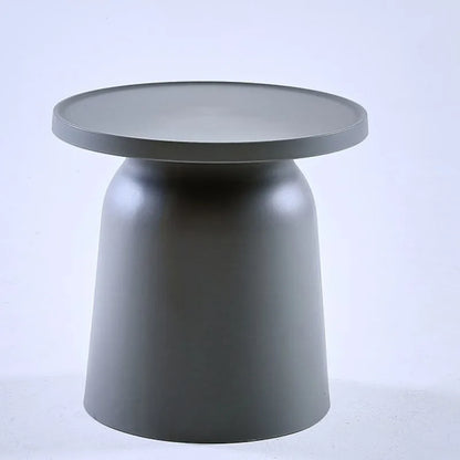 Petites tables en plastique