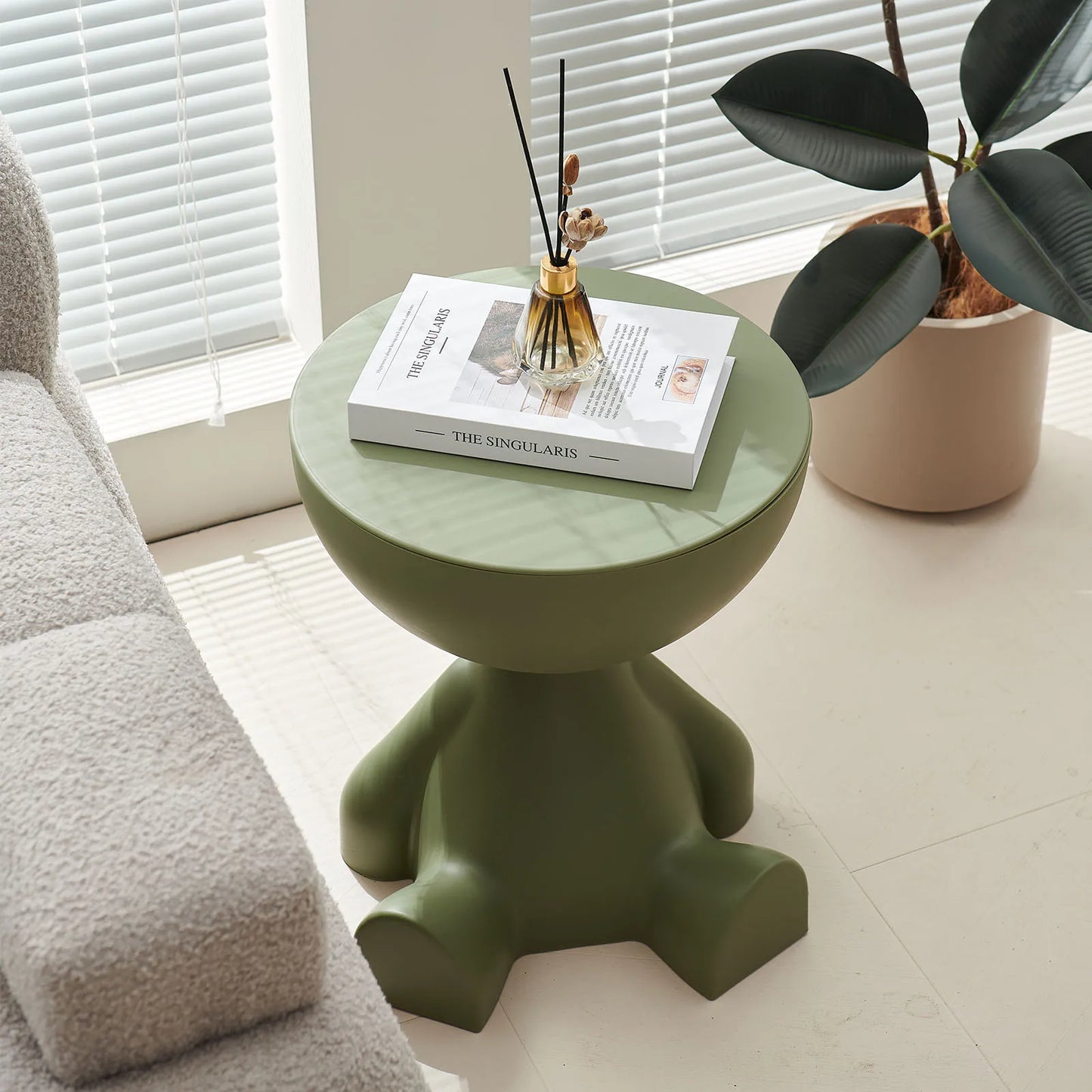 Table d’appoint ludique avec rangement