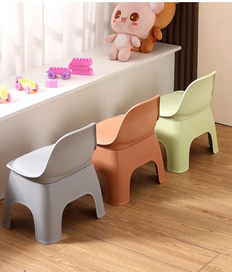 Chaises enfant en plastique